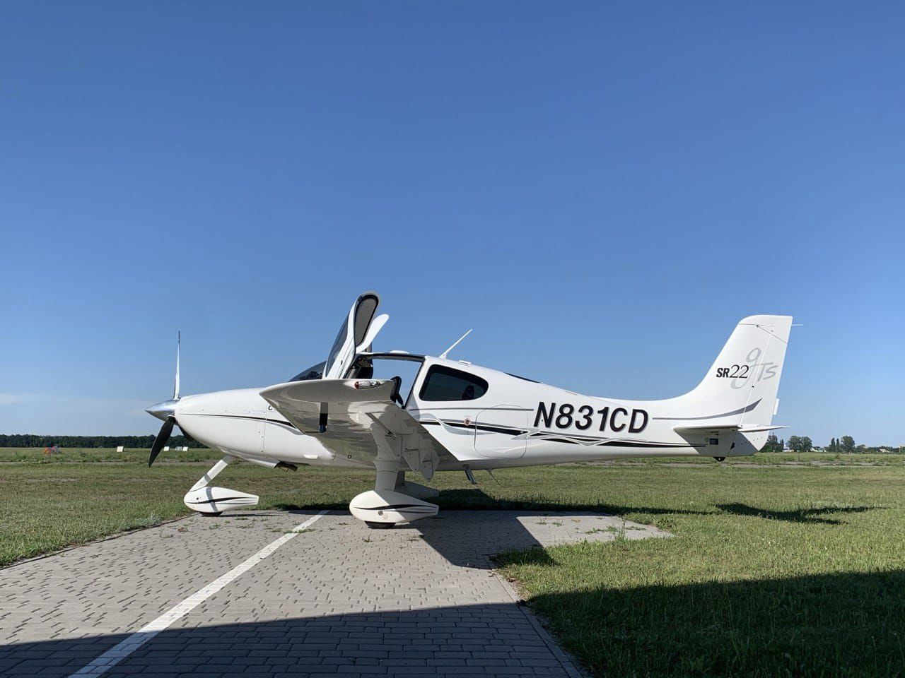 2005 Cirrus SR22 G2