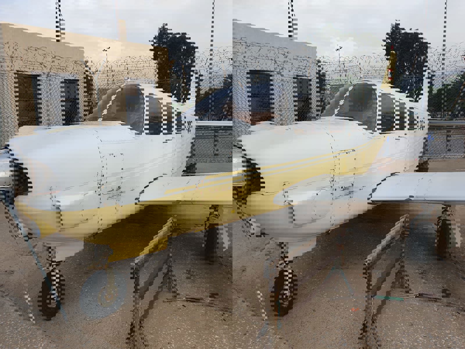 1976 Piper PA-32R-300 Lance - Exterior