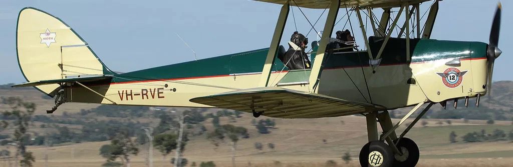 1940 De Havilland DH-82A Tiger Moth - Exterior