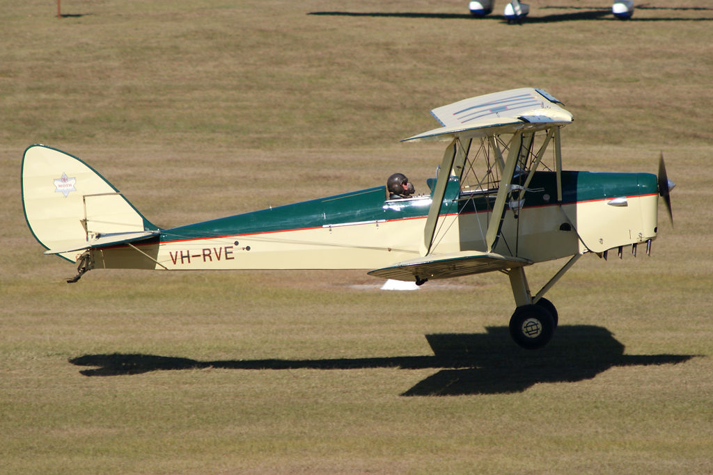 1940 De Havilland DH-82A Tiger Moth