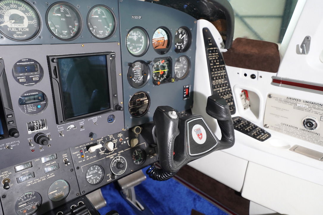 1979 Beech 60 Duke - Interior