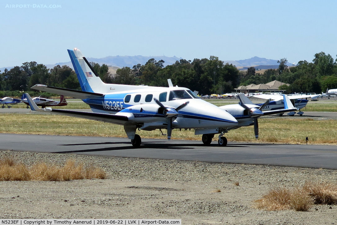 1979 Beech 60 Duke - Exterior