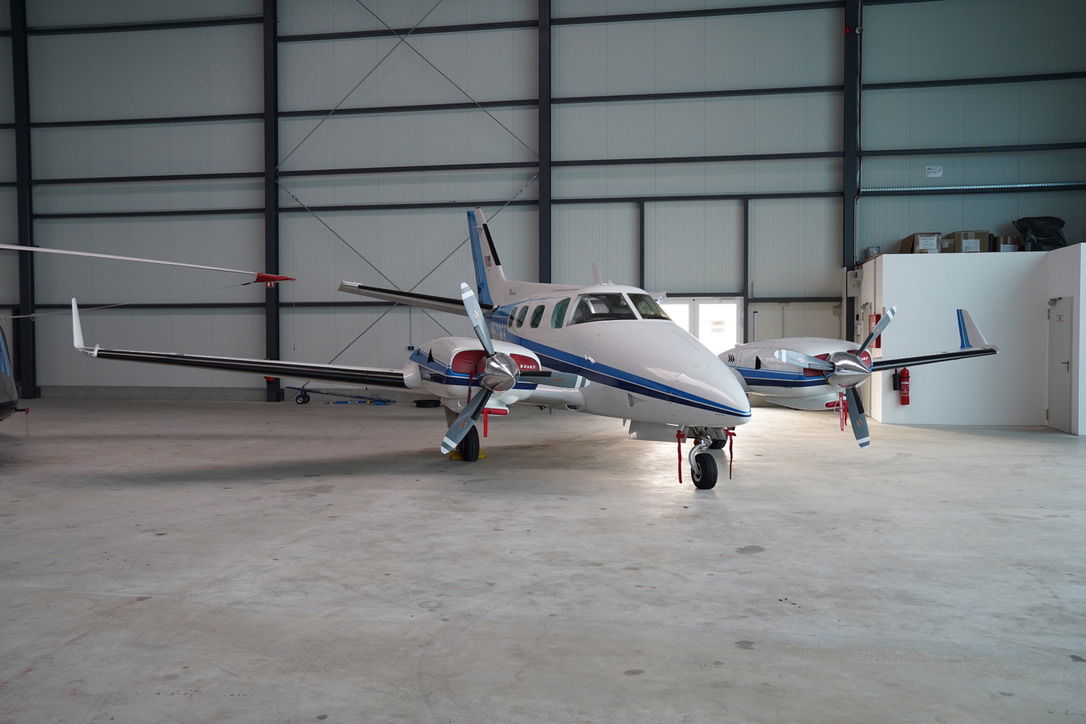 1979 Beech 60 Duke - Exterior