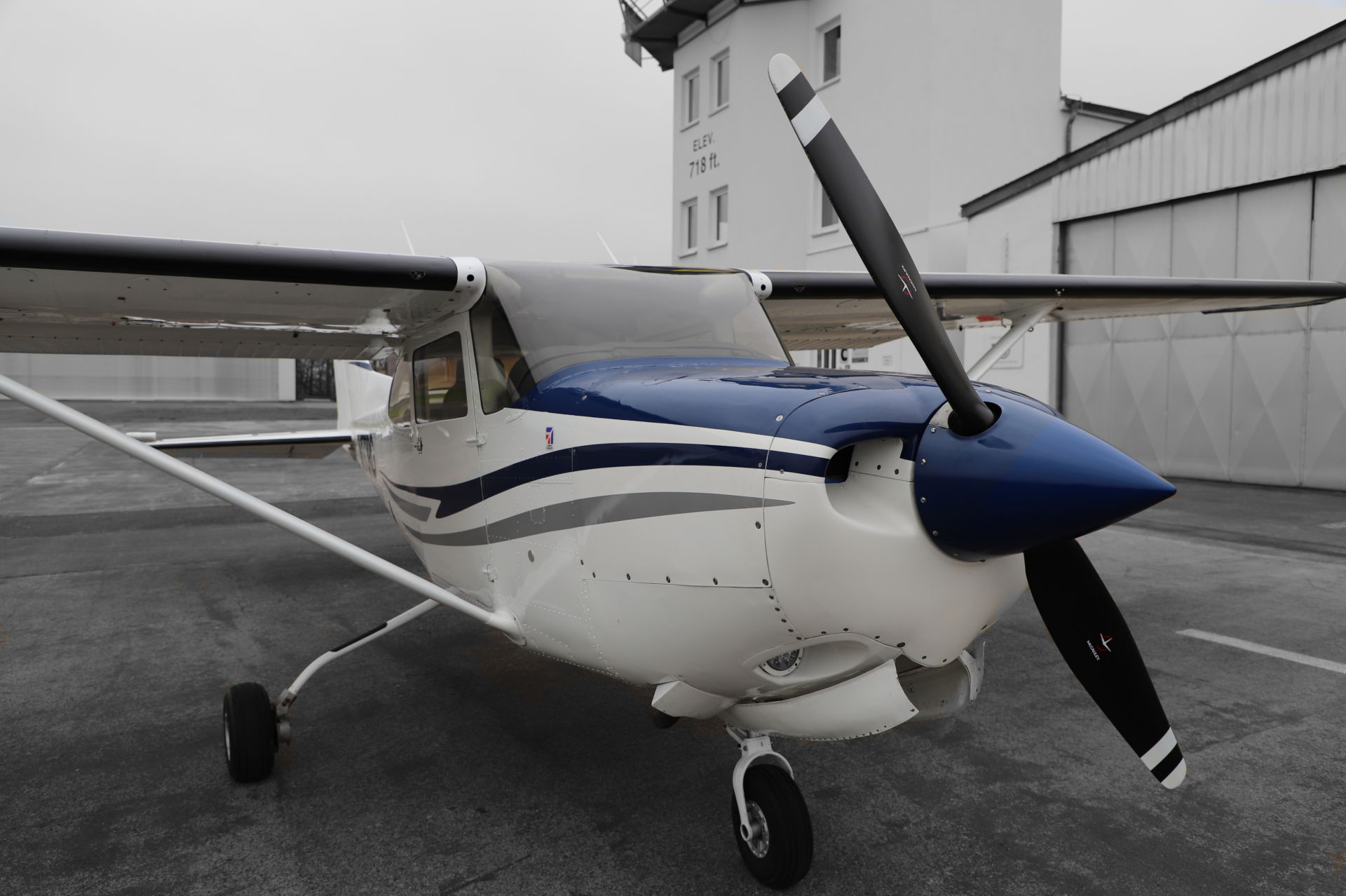 1980 Cessna 172RG Cutlass - Exterior