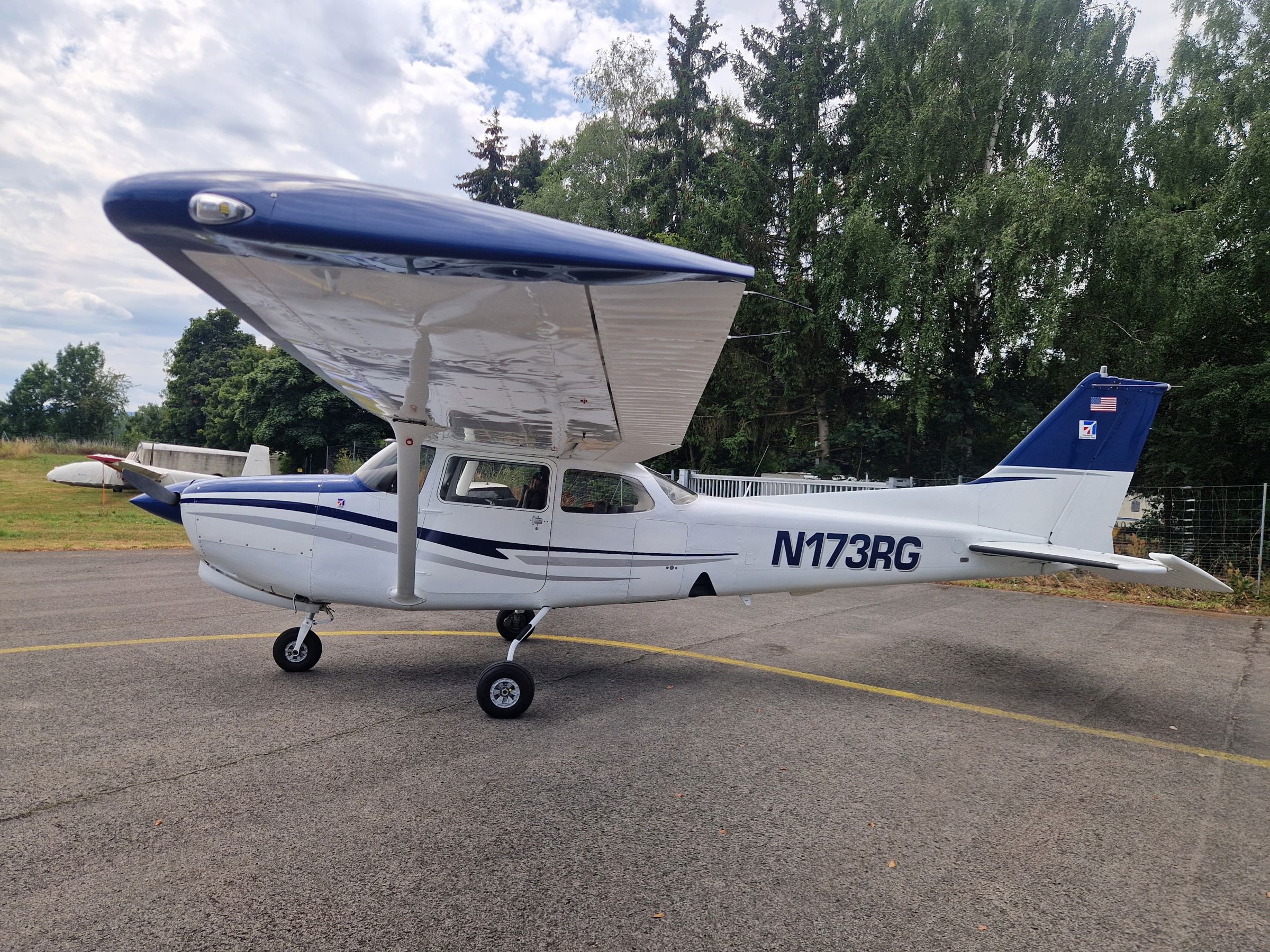1980 Cessna 172RG Cutlass - Exterior