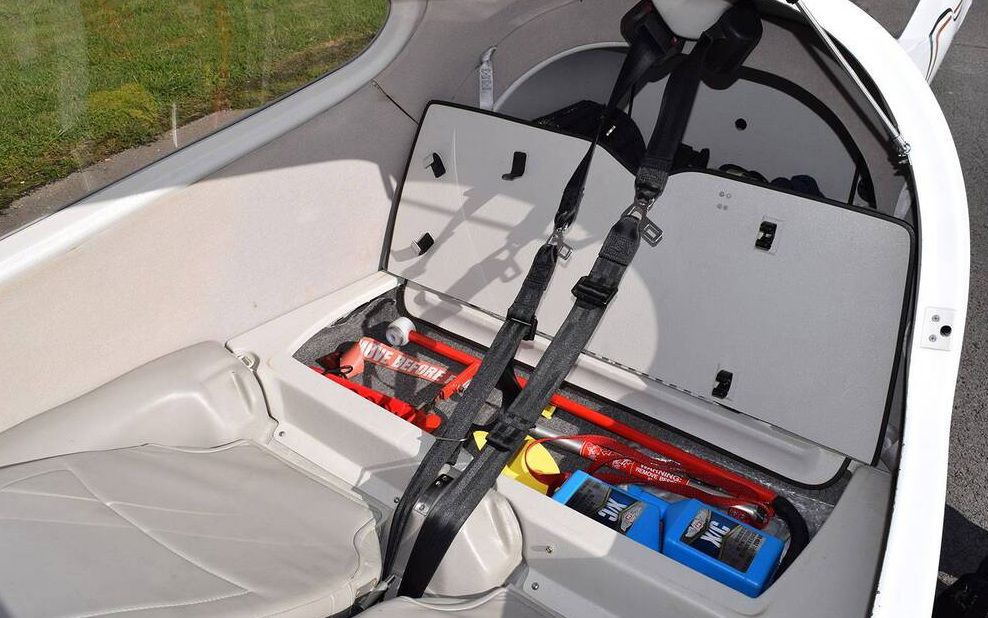 2006 Diamond DA40 Diamond Star - Interior