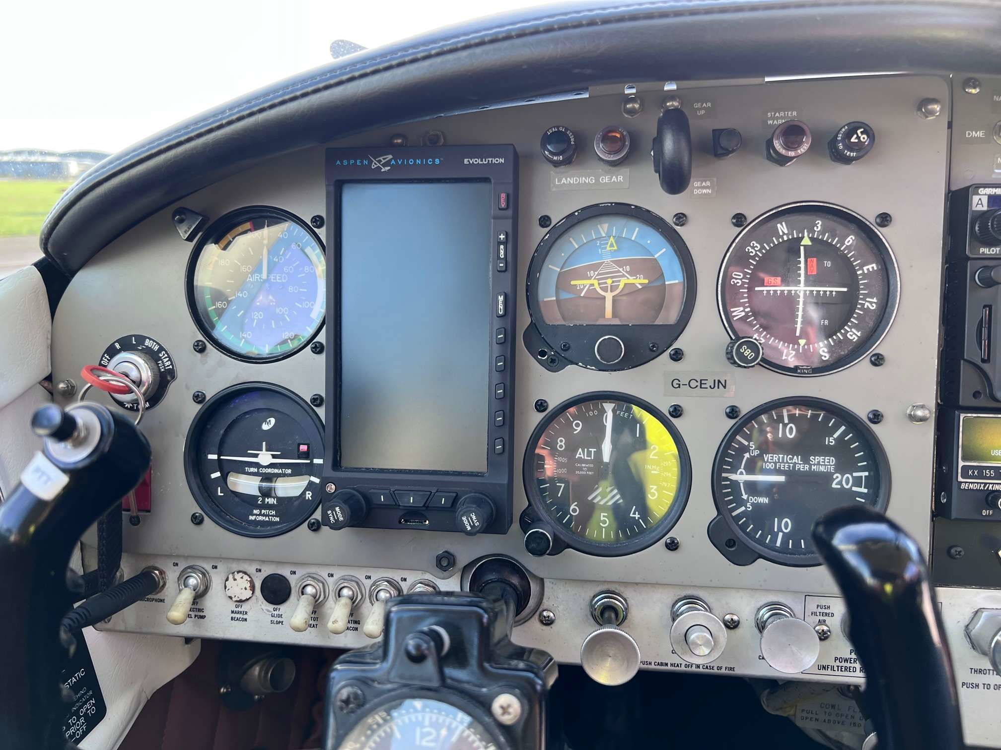 1967 Mooney M20F Executive - Interior