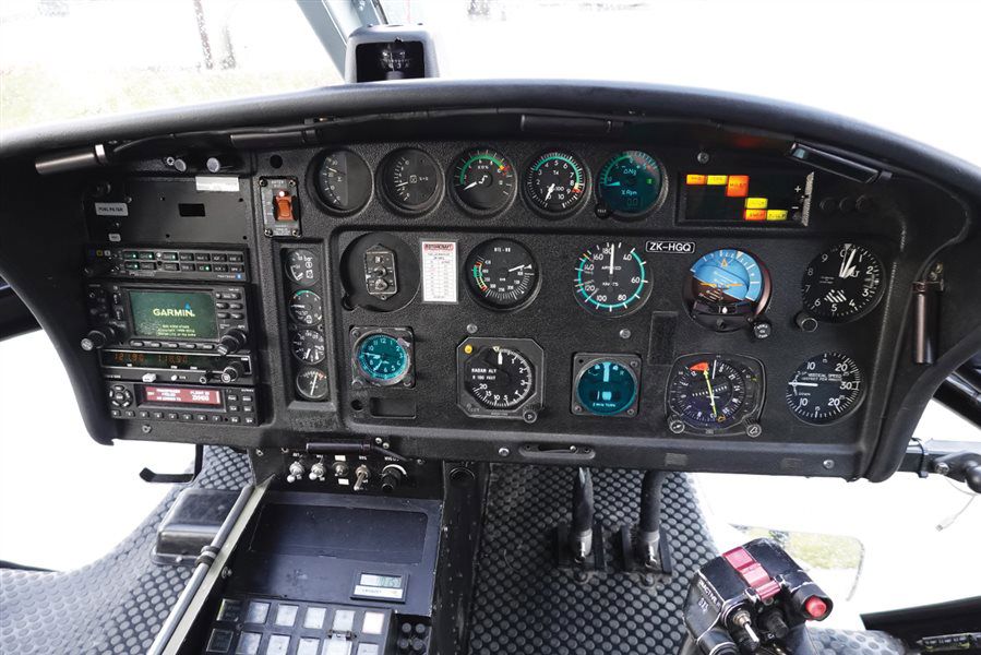 1998 Eurocopter AS350 B2 - Interior