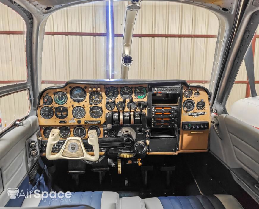 1961 Beechcraft 55 Baron - Interior