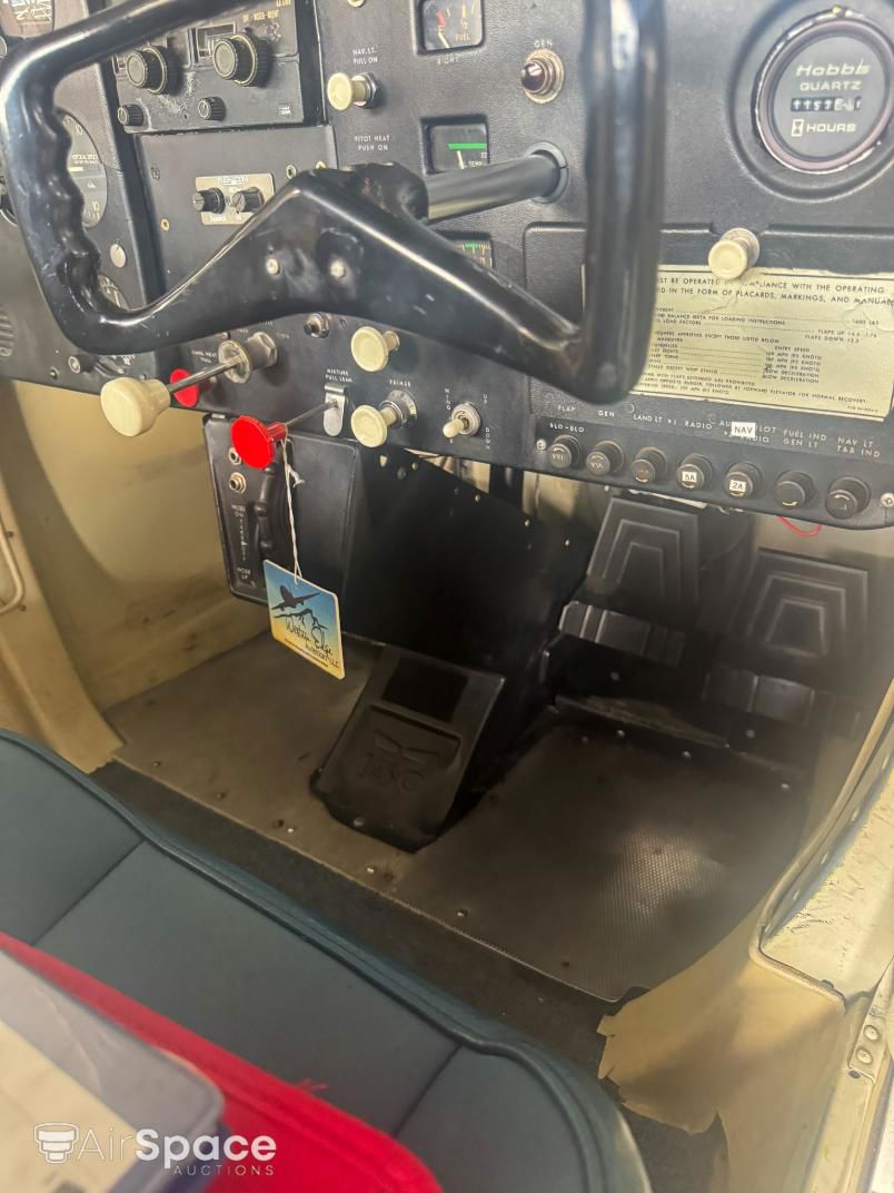 1966 Cessna 150F - Interior