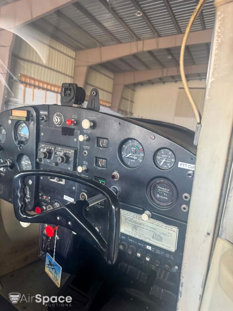 1966 Cessna 150F - Interior