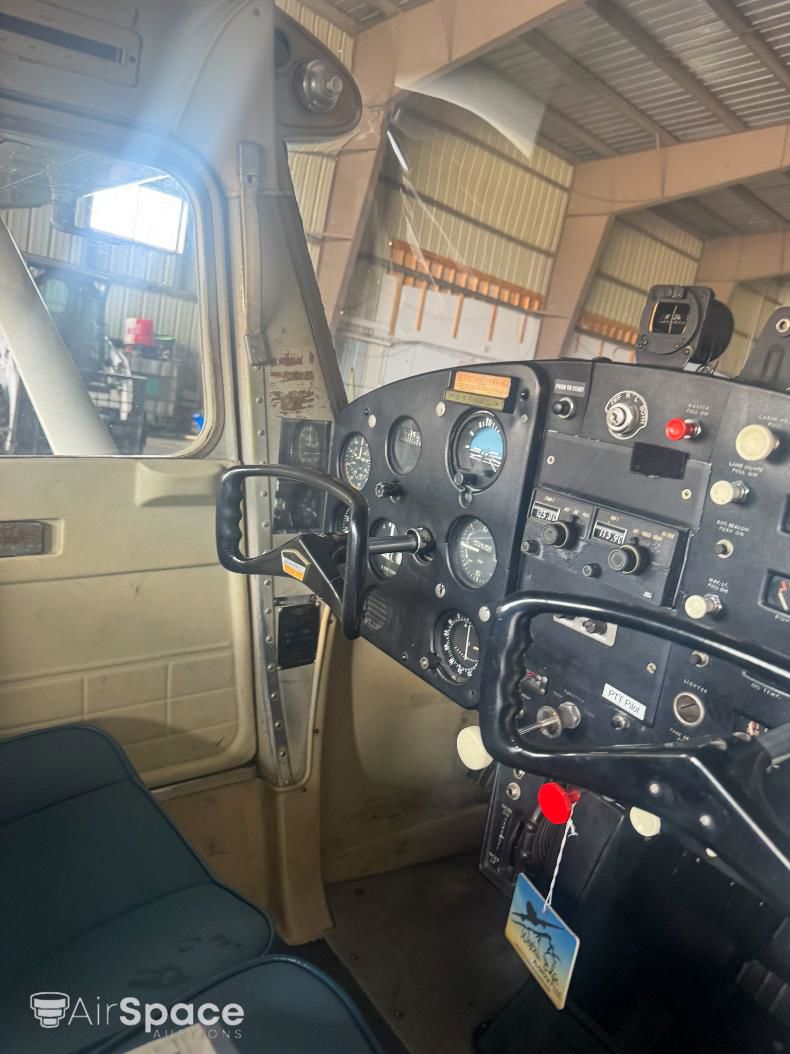 1966 Cessna 150F - Interior