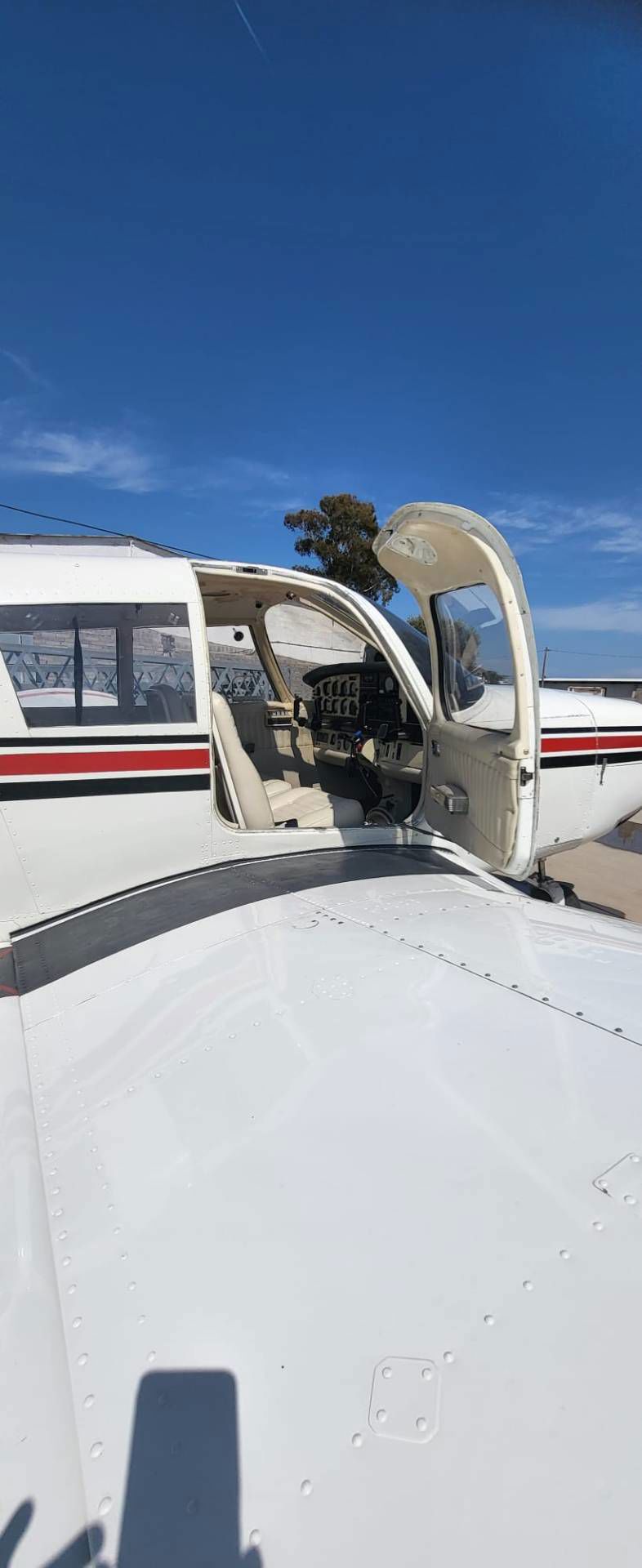 1973 Piper PA-32-300 Cherokee Six - Exterior