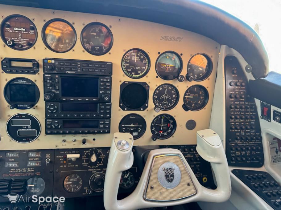 1976 Beechcraft 60 Duke - Interior