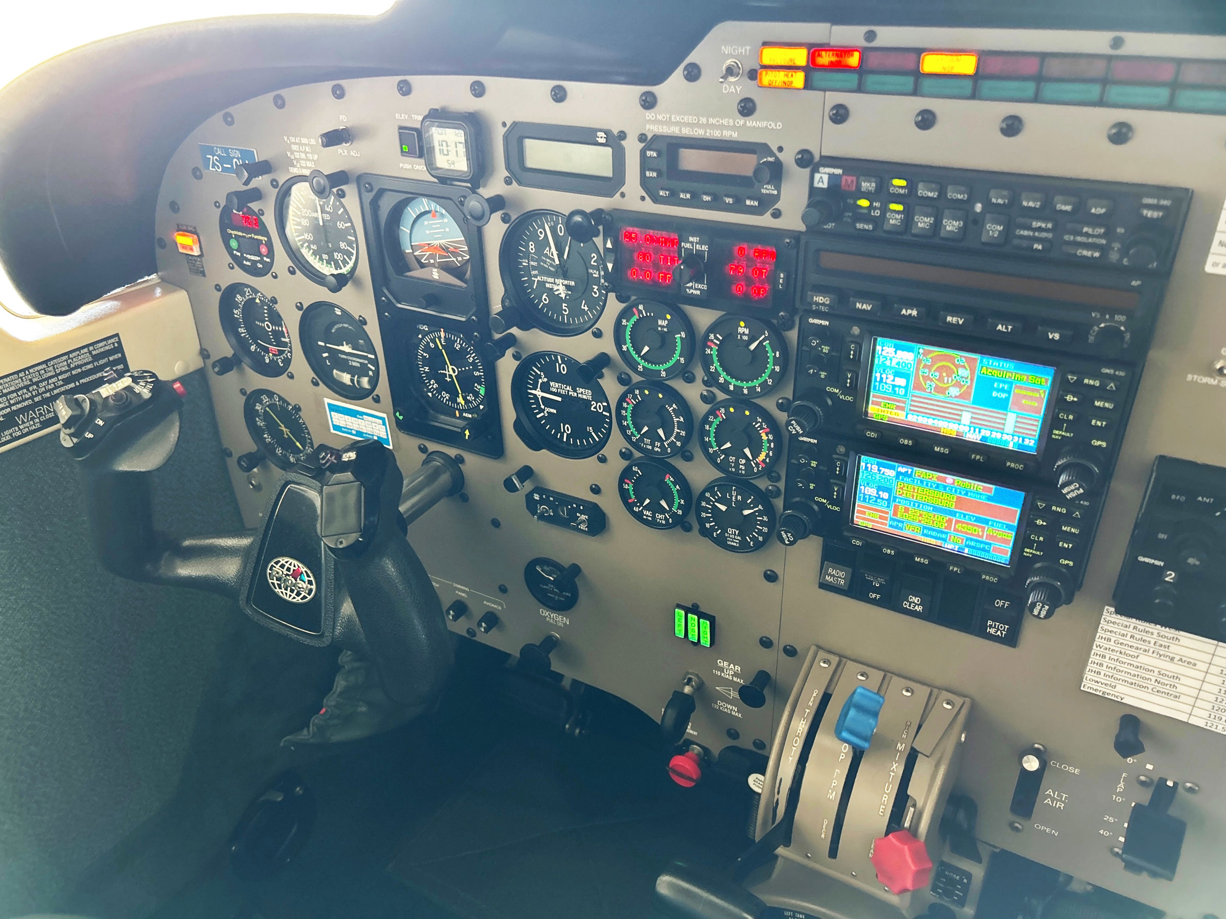 2000 Piper PA-32R-301T Saratoga 2 TC - Interior