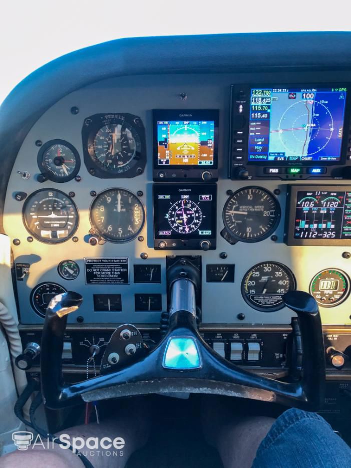 1970 Cessna 177B Cardinal - Interior