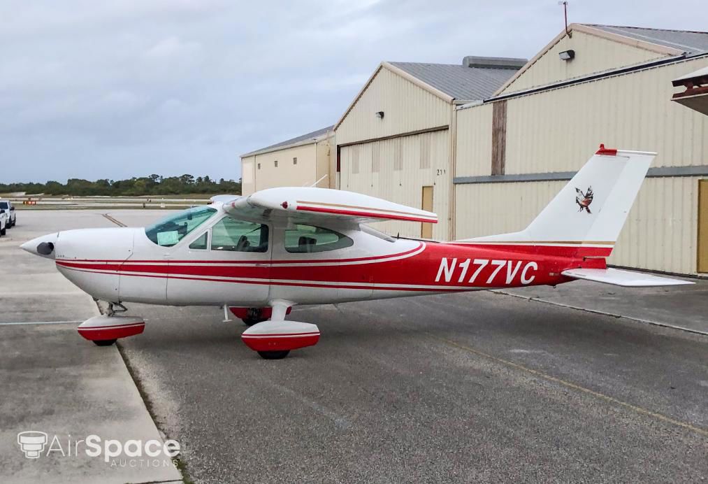 1970 Cessna 177B Cardinal - Exterior