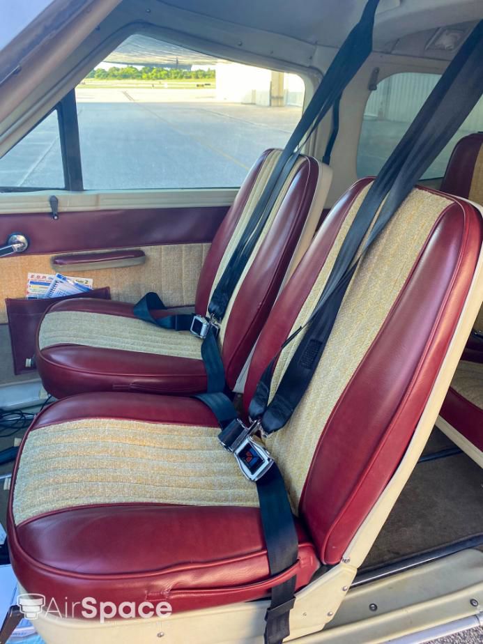 1970 Cessna 177B Cardinal - Interior