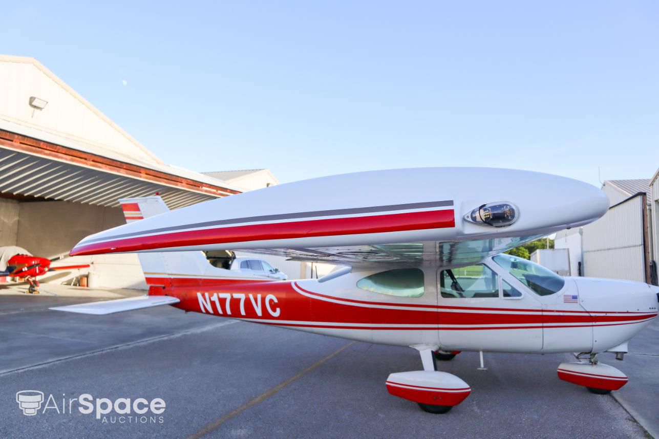 1970 Cessna 177B Cardinal - Exterior