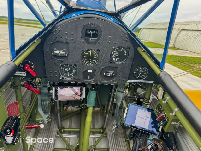1942 Boeing Stearman A75-N1 - Interior