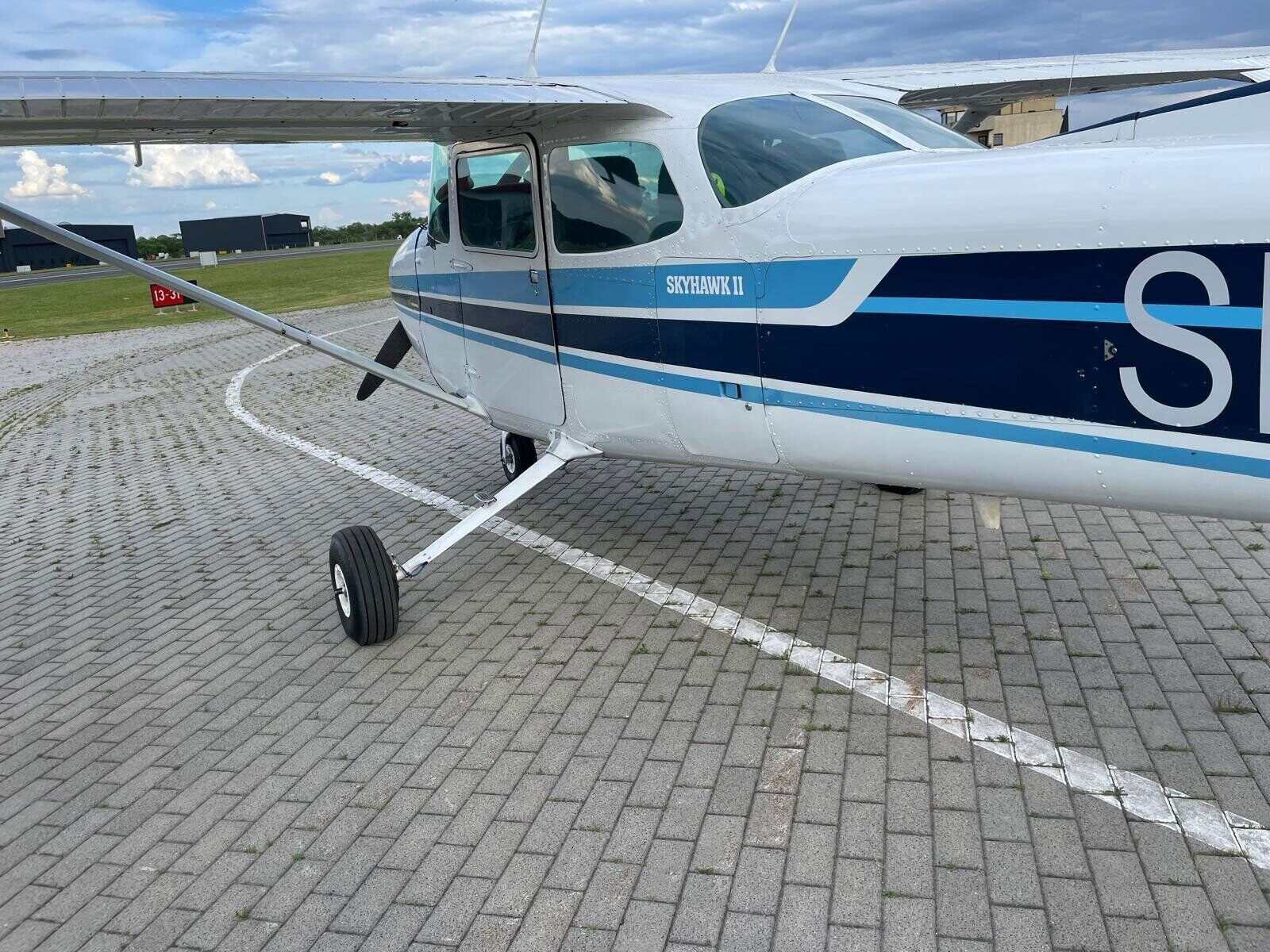 1979 Cessna 172N - Exterior