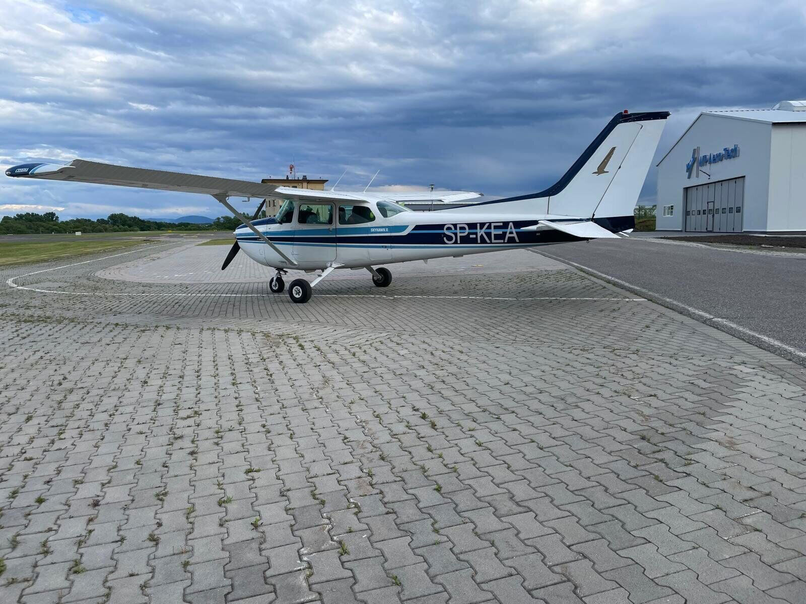 1979 Cessna 172N - Exterior