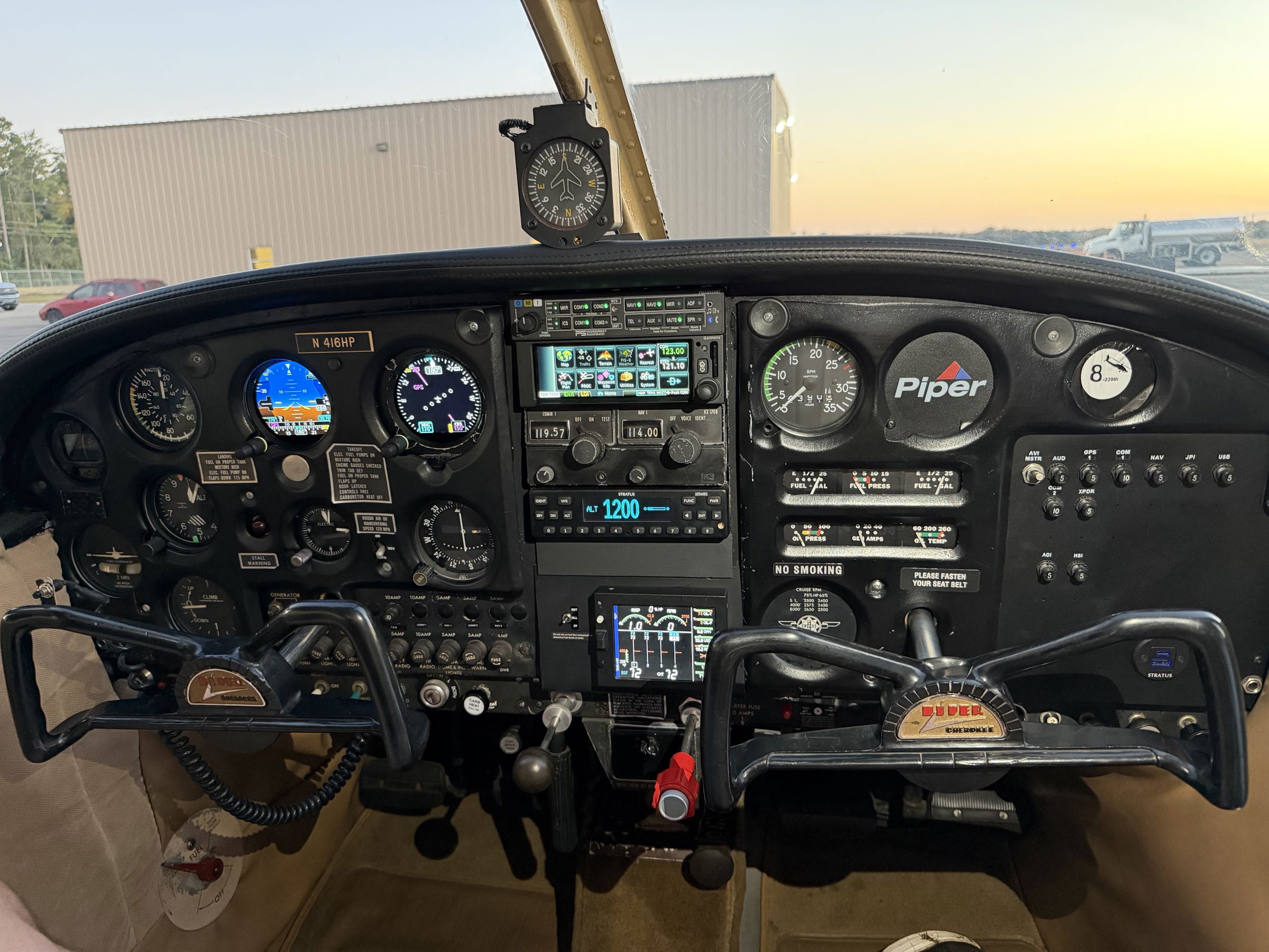 1963 Piper PA-28-180 Cherokee - Interior