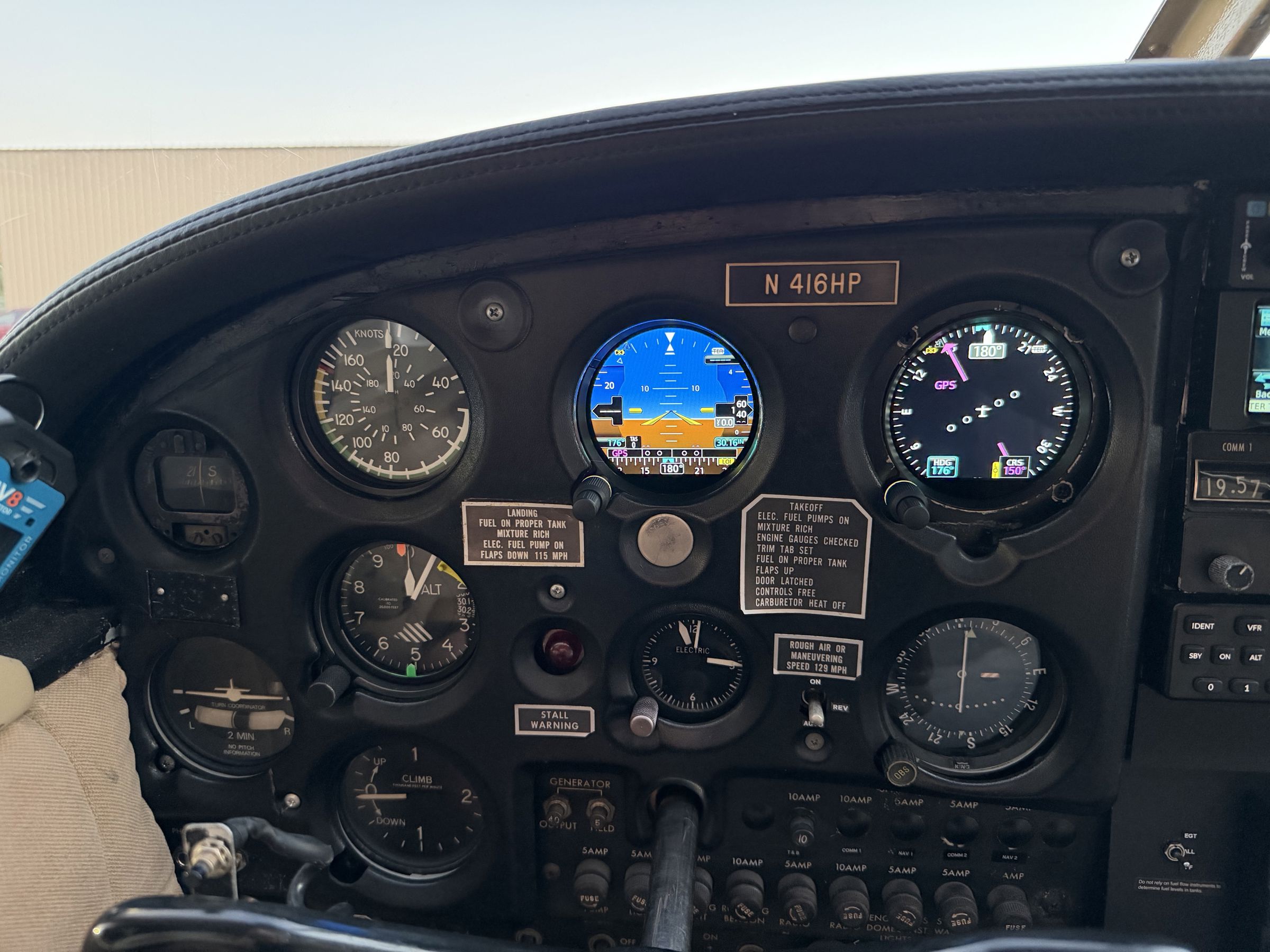 1963 Piper PA-28-180 Cherokee - Interior