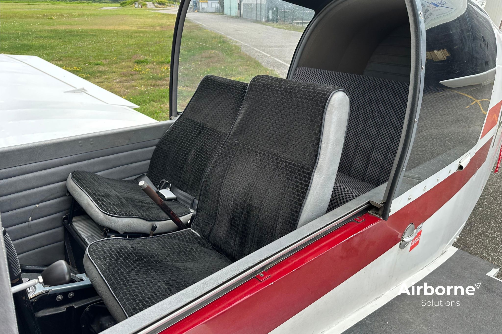 1981 Robin/ Apex DR400-120 - Interior