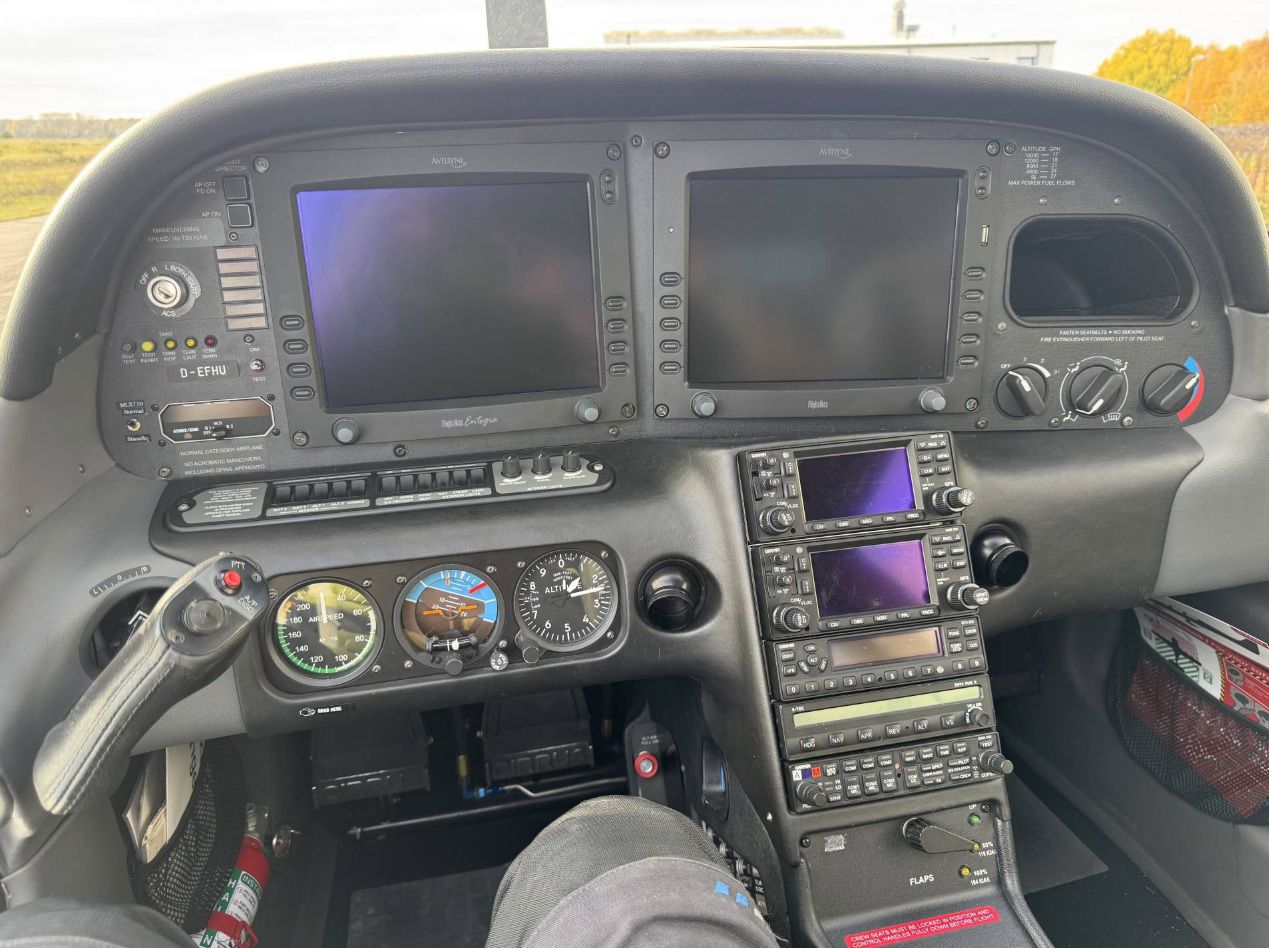 2008 Cirrus SR22 G3 - Interior