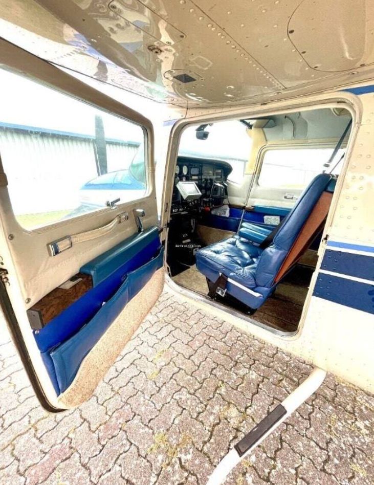 1981 Cessna T210 Turbo Centurion II - Interior