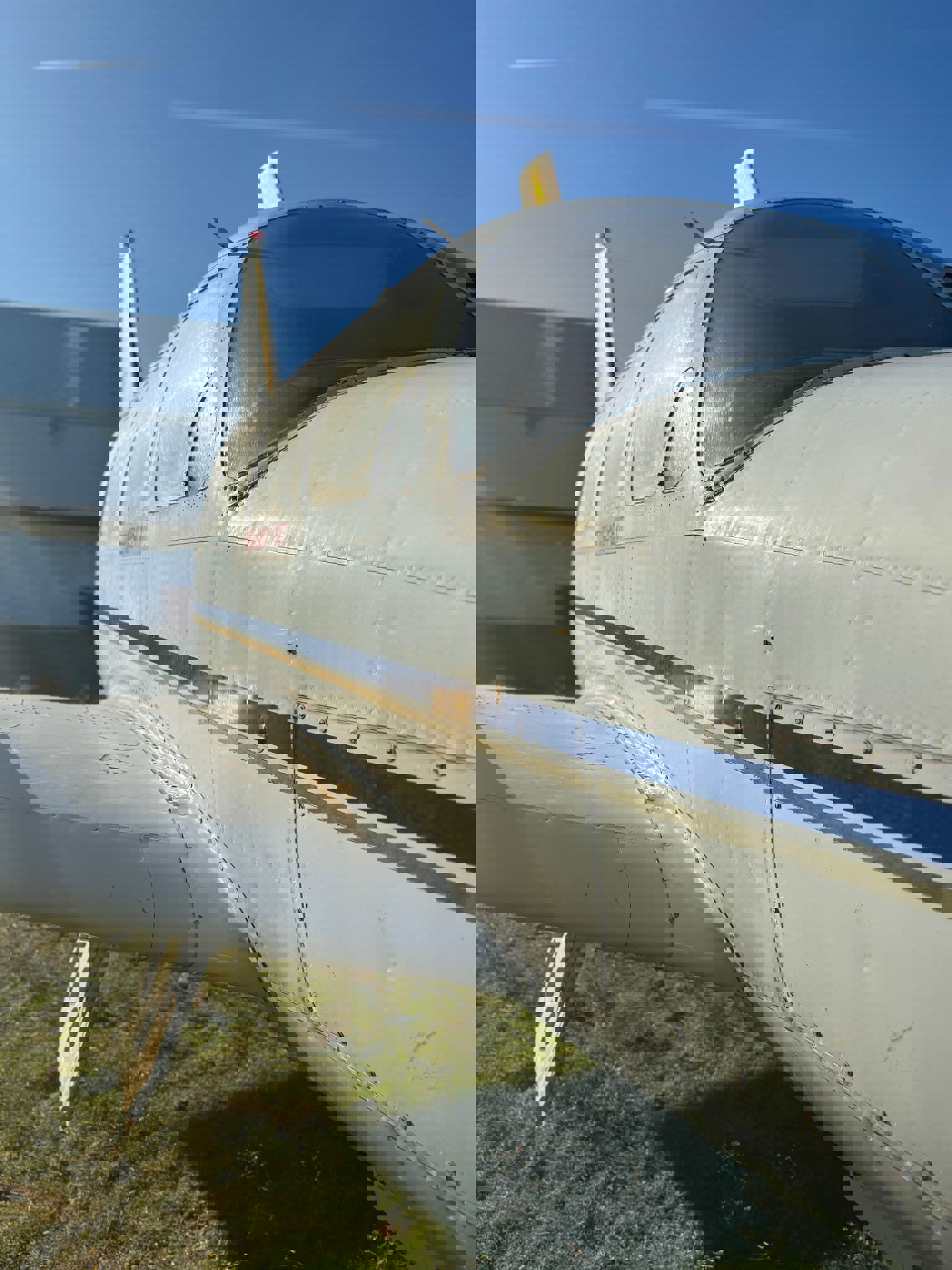 1975 Piper PA-31-310 Navajo - Exterior