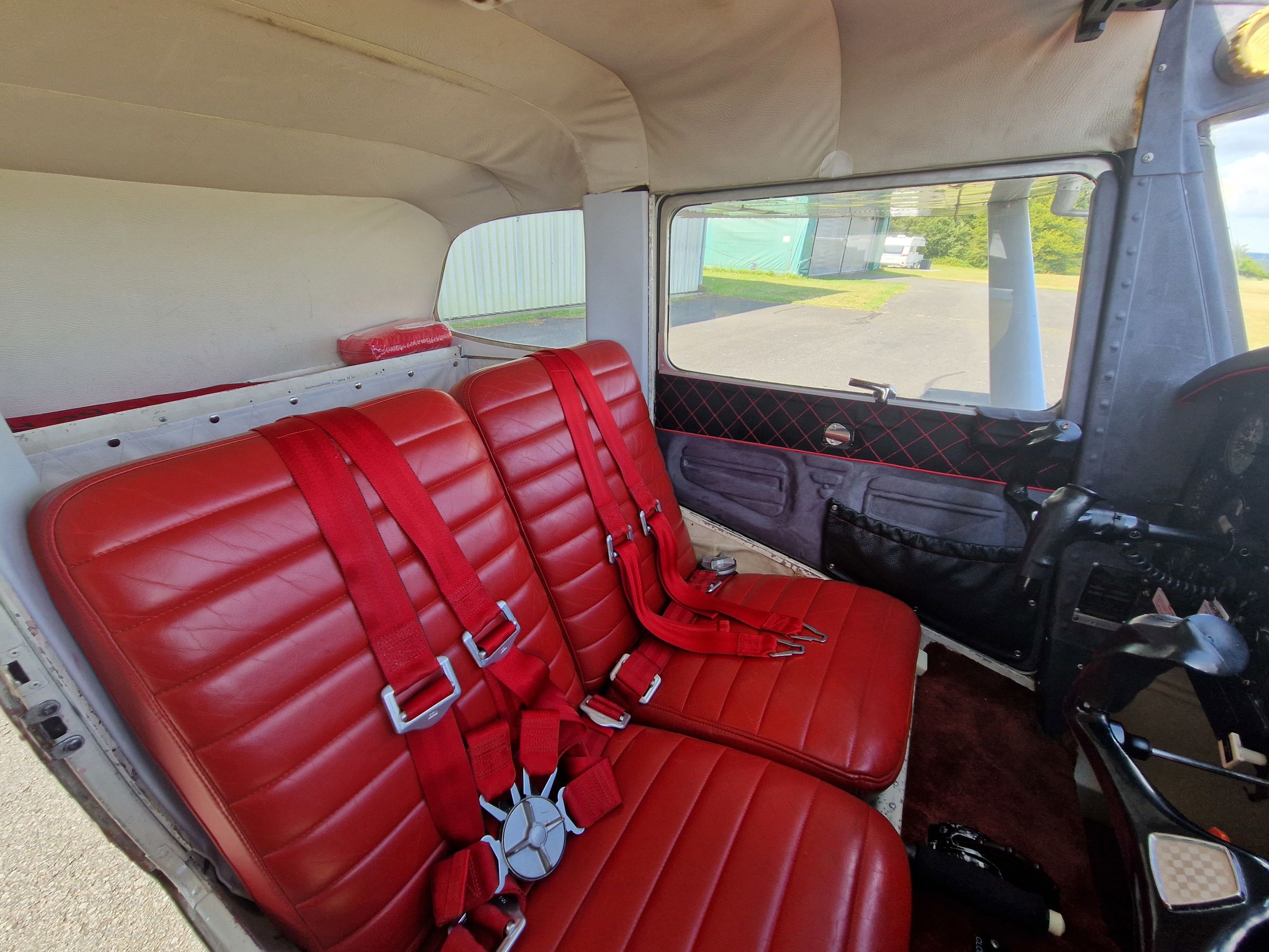 1962 Cessna 150B - Interior