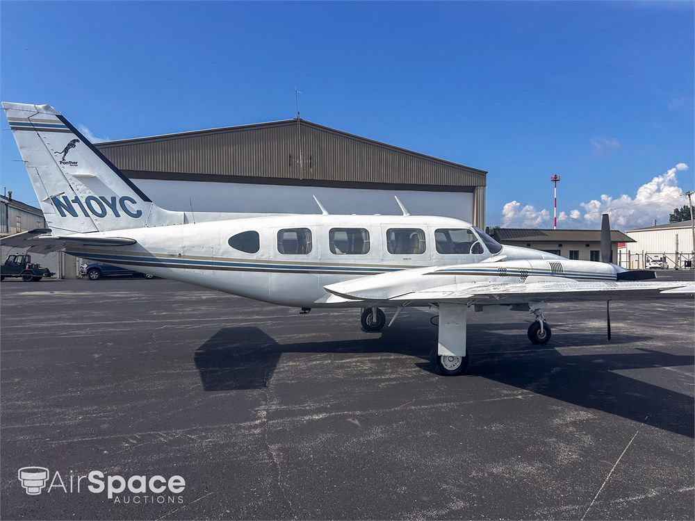 1979 Piper PA-31-325 Navajo CR - Exterior