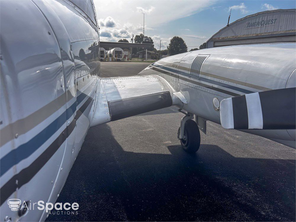 1979 Piper PA-31-325 Navajo CR - Exterior