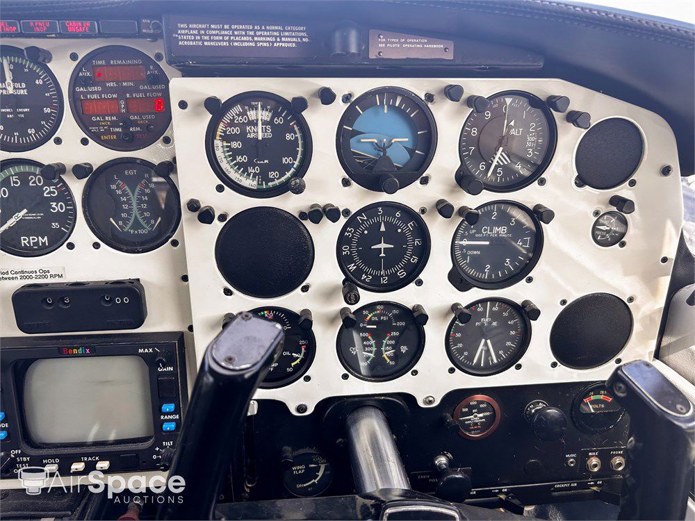 1979 Piper PA-31-325 Navajo CR - Interior