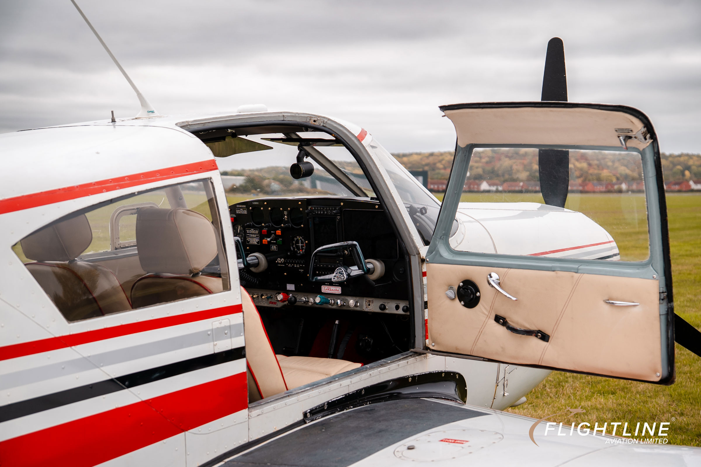 1960 Piper PA-24-250 Comanche - Interior
