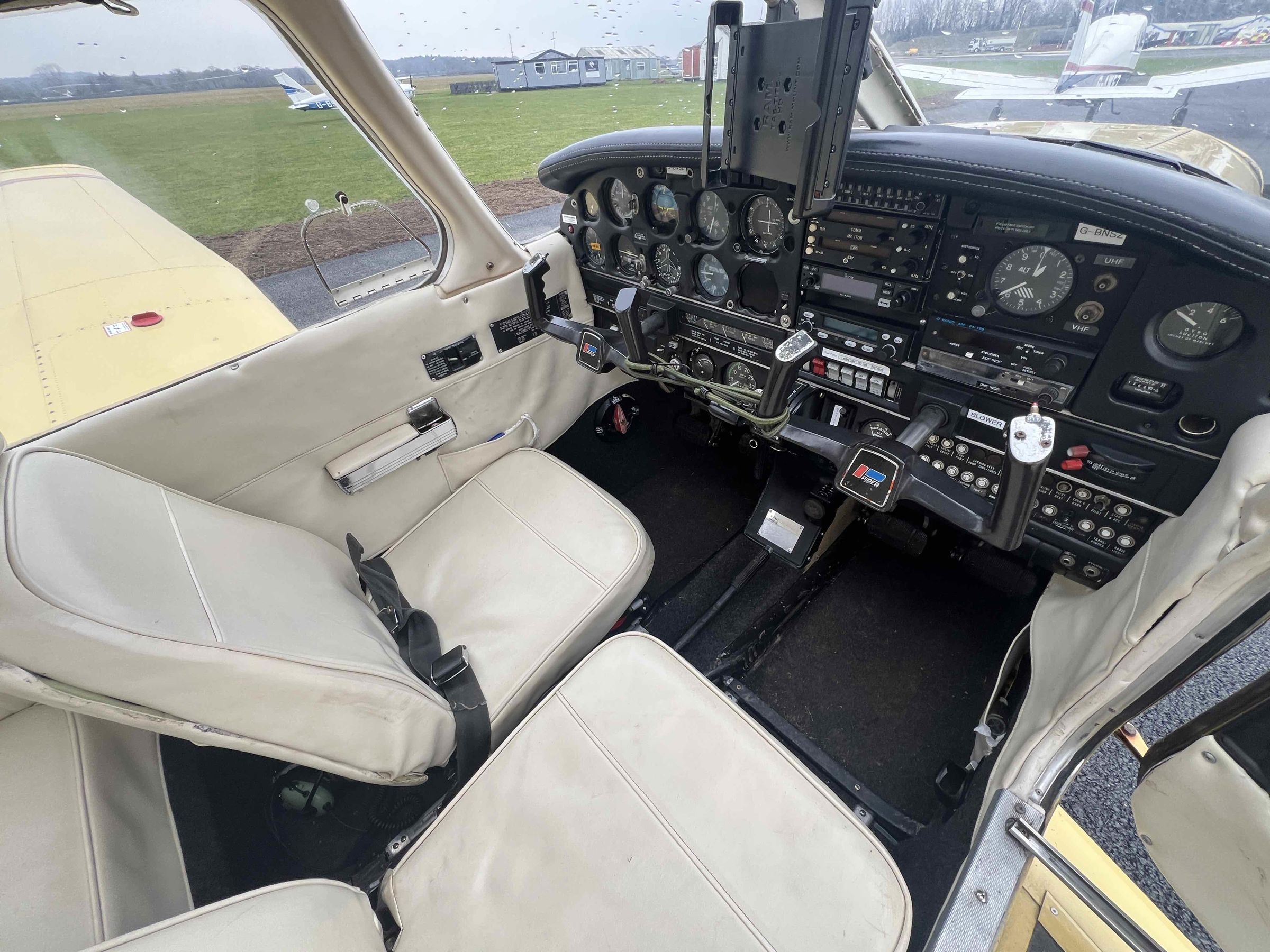 1981 Piper PA-28-161 Warrior II - Interior