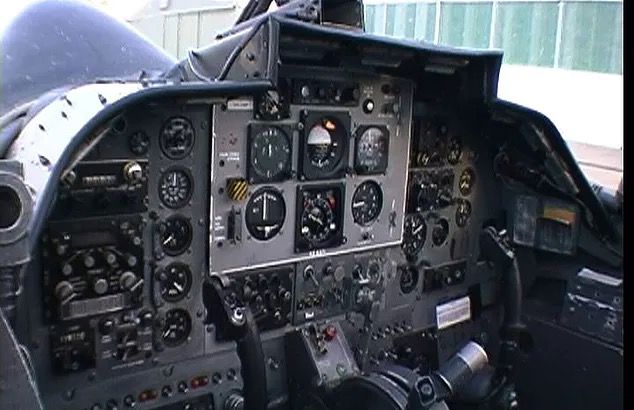 1975 BAC 167 Strikemaster - Interior