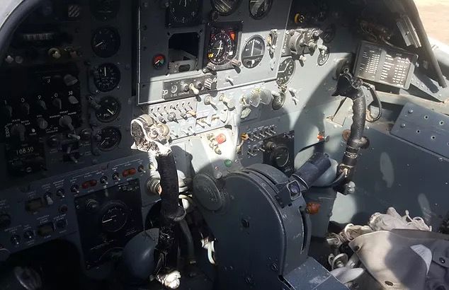 1975 BAC 167 Strikemaster - Interior