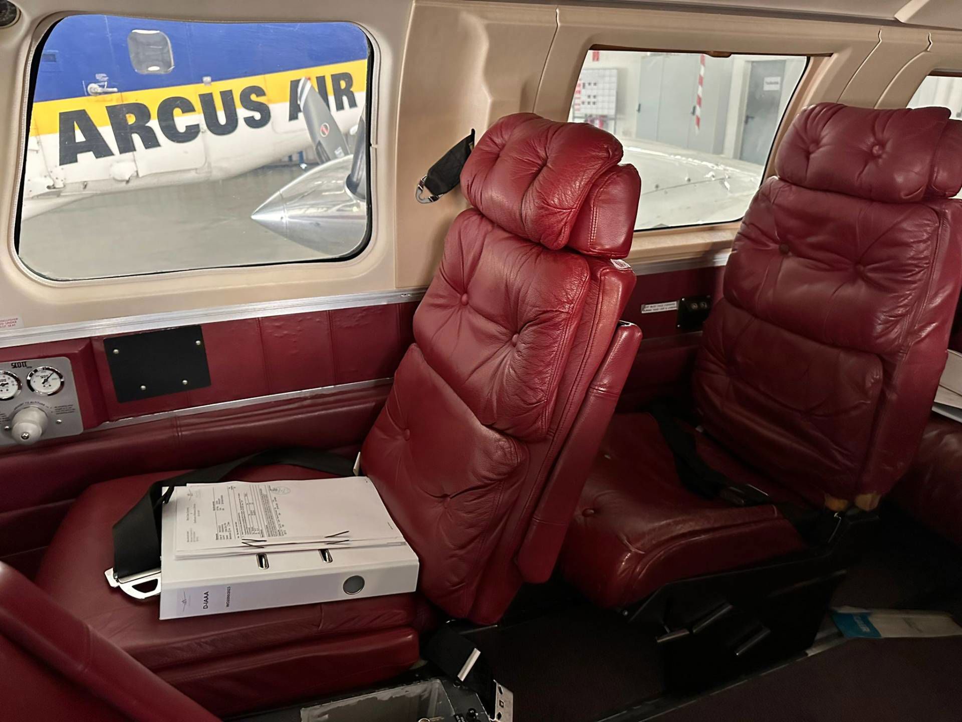 1981 Piper PA-60 Aerostar - Interior