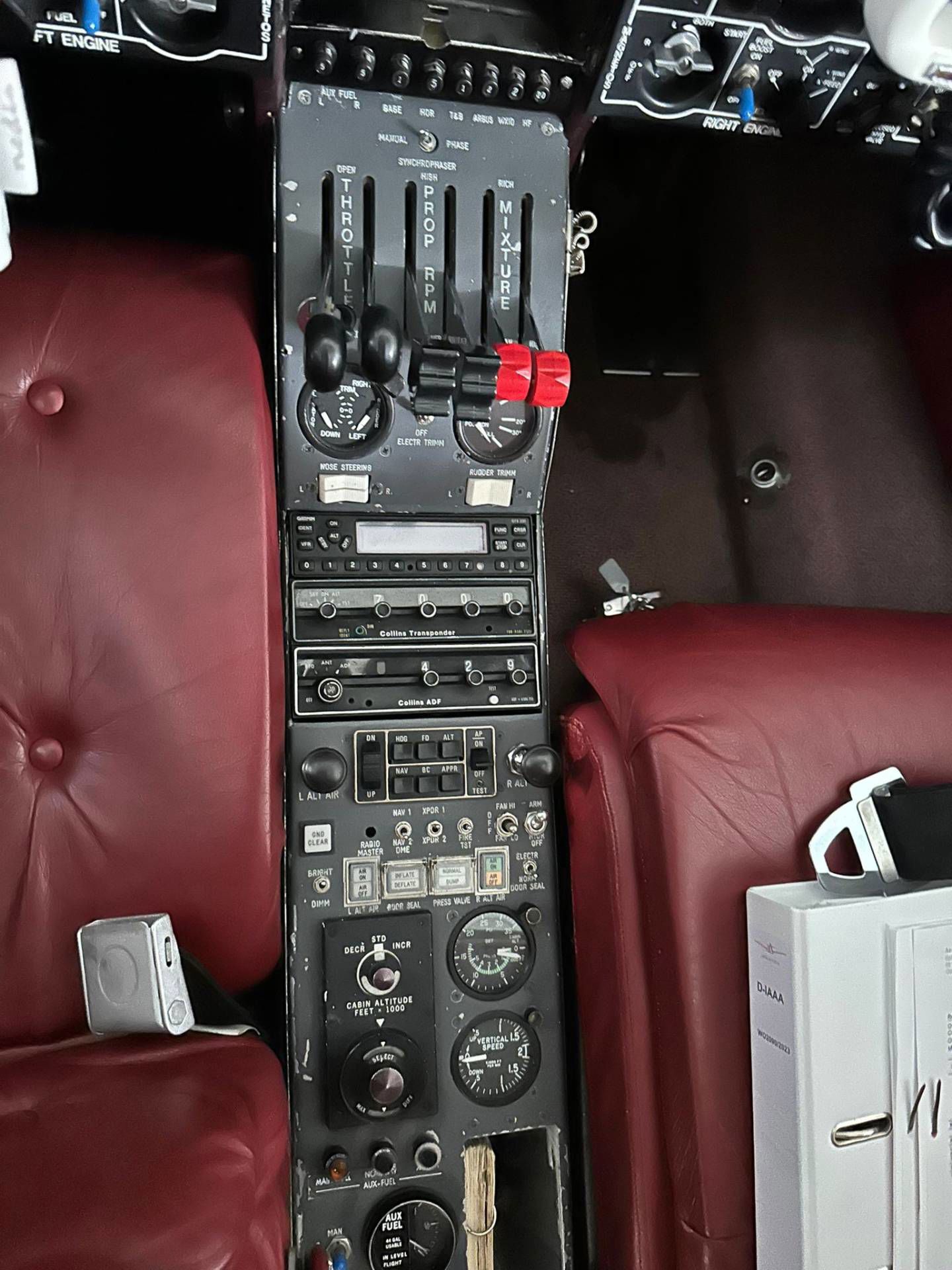 1981 Piper PA-60 Aerostar - Interior