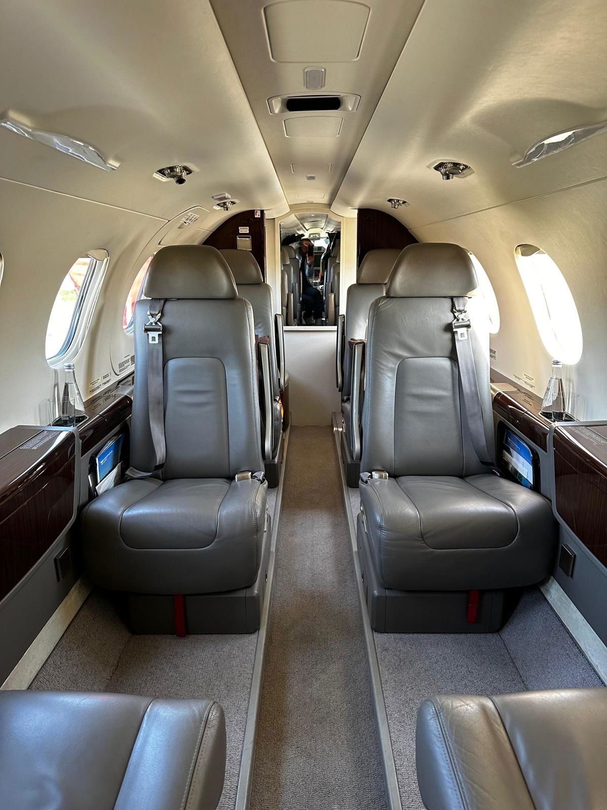 2018 Embraer Phenom 300 - Interior