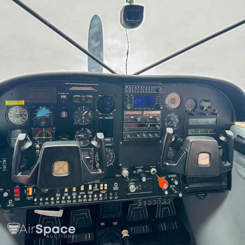 1976 Cessna A185F Skywagon - Interior