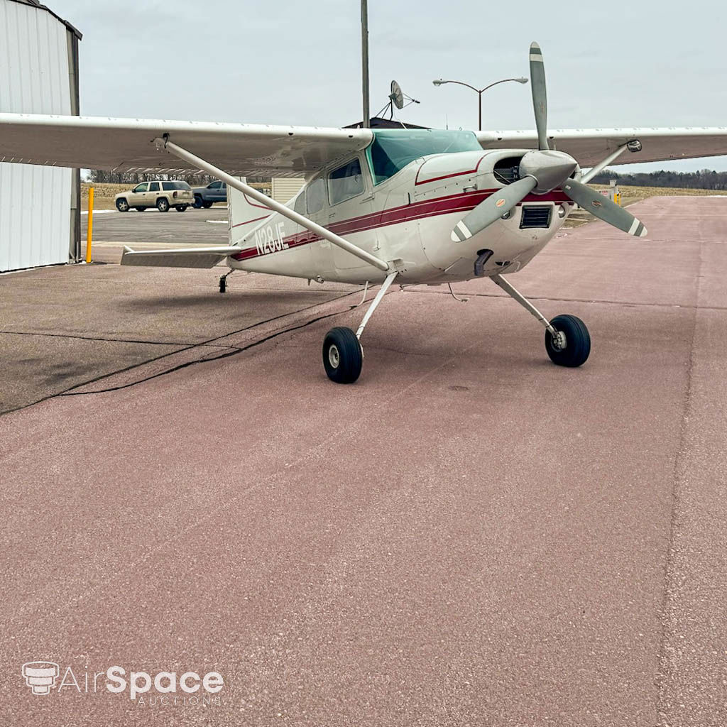 1976 Cessna A185F Skywagon - Exterior