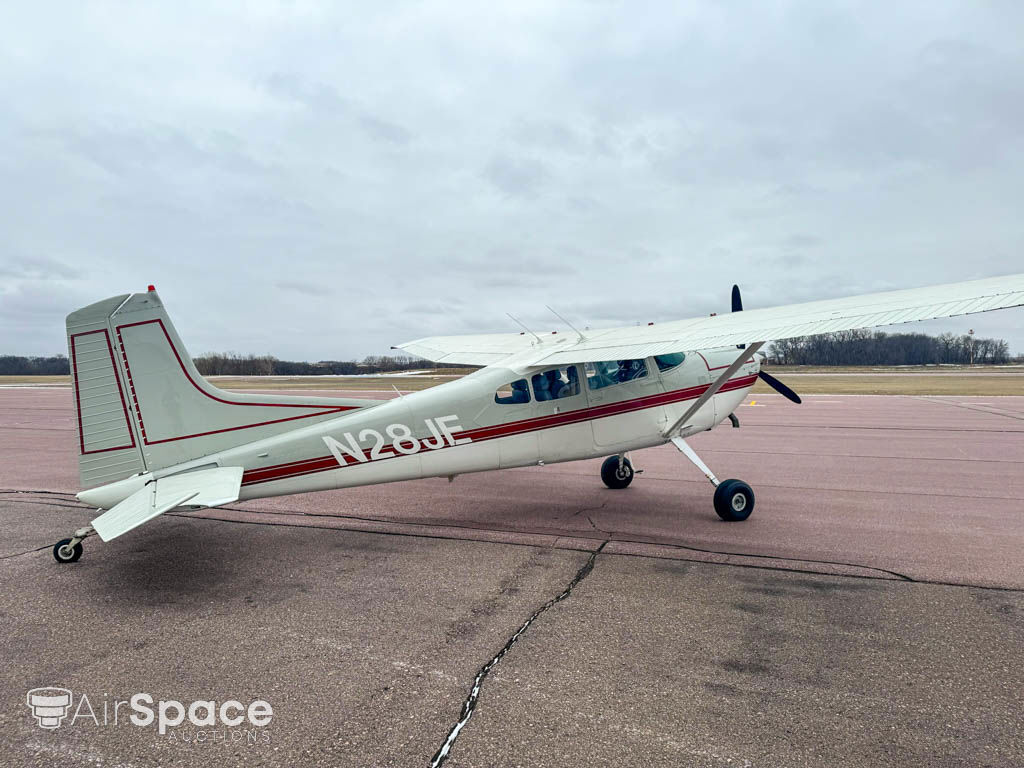 1976 Cessna A185F Skywagon - Exterior