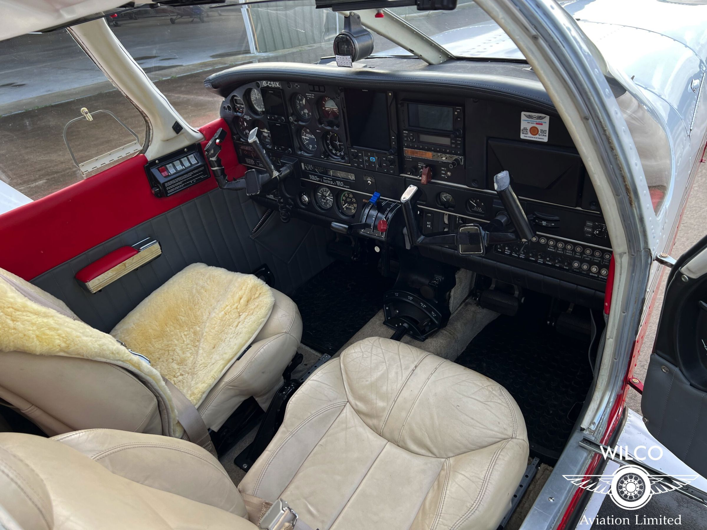 1978 Piper PA-32-300 Cherokee Six - Interior