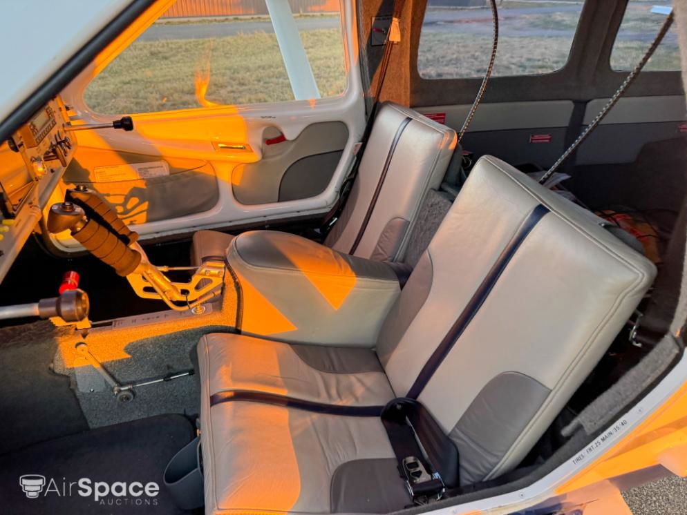 2011 Jabiru J230 - Interior