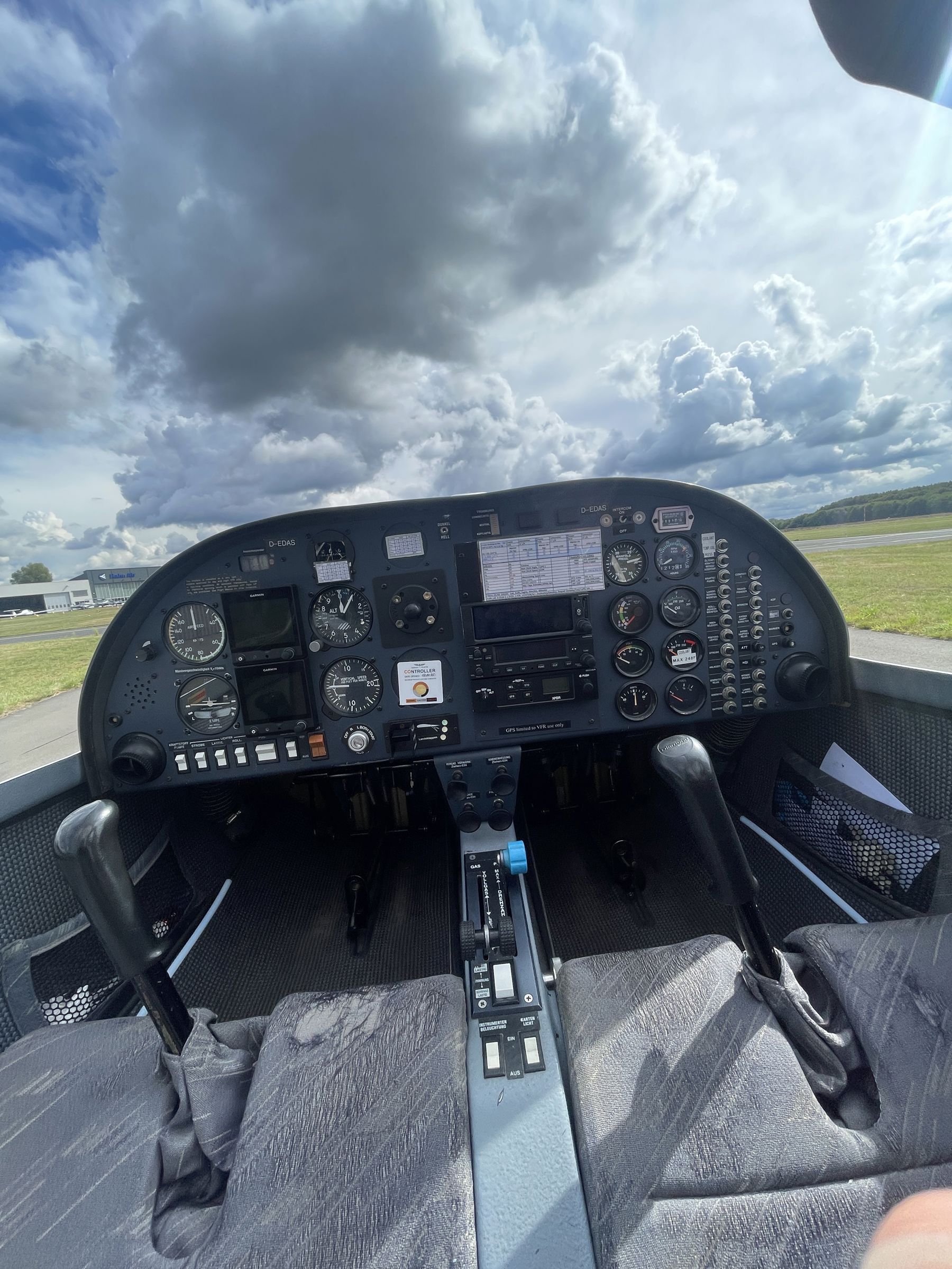 1996 Diamond DA20 Katana - Interior