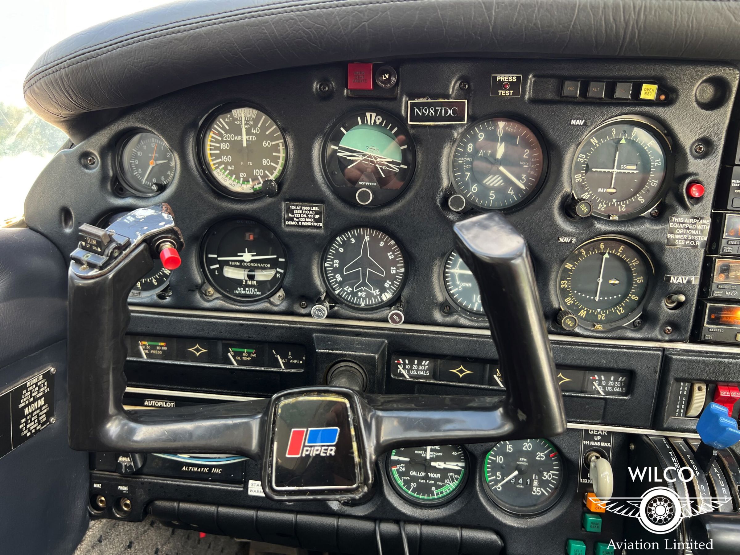 1980 Piper PA-28RT-201T Turbo Arrow IV - Interior